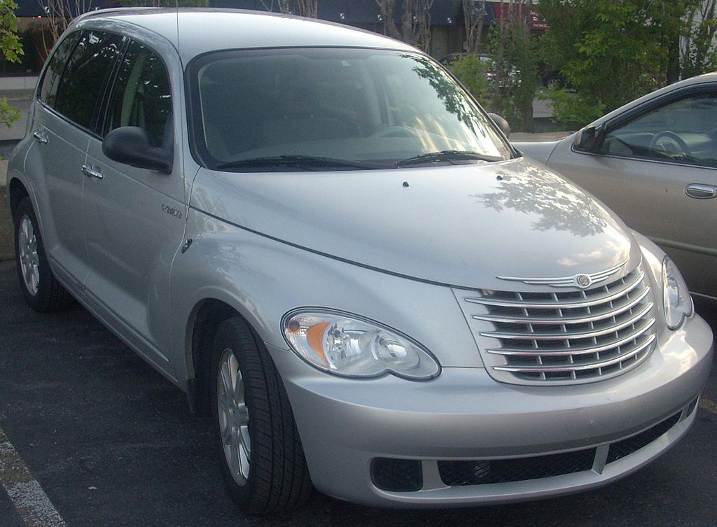 1024px-'06-'09_Chrysler_PT_Cruiser_(Orange_Julep).jpg